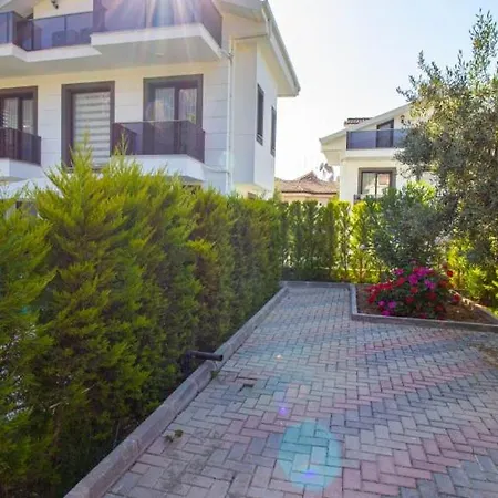 Hermes Villa Vilă *